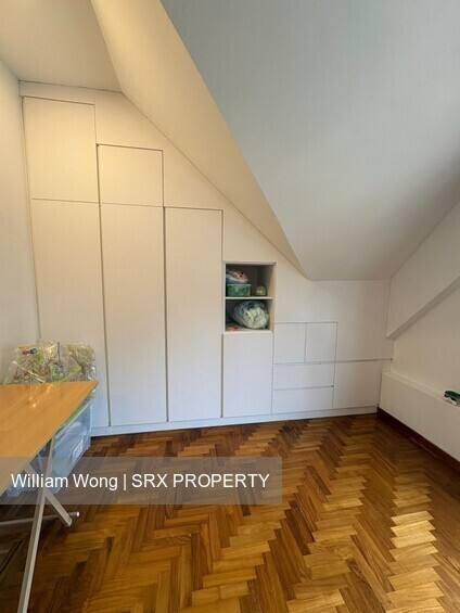 English Villas (D16), Semi-Detached #613350501